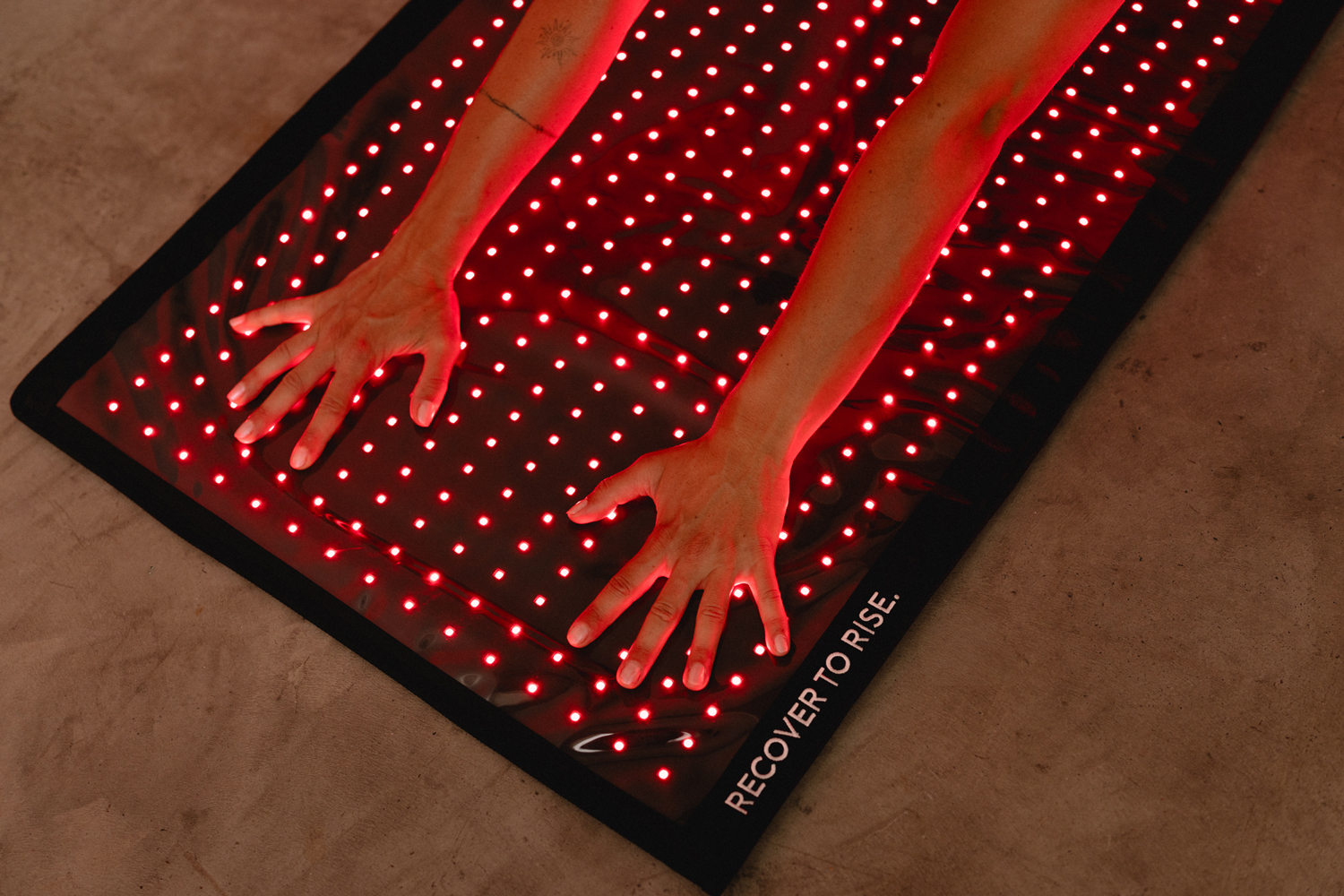 REBOOTS REDLIGHT MAT